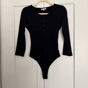 Black Ribbed 3/4 Sleeve Bodysuit functioning buttons size small